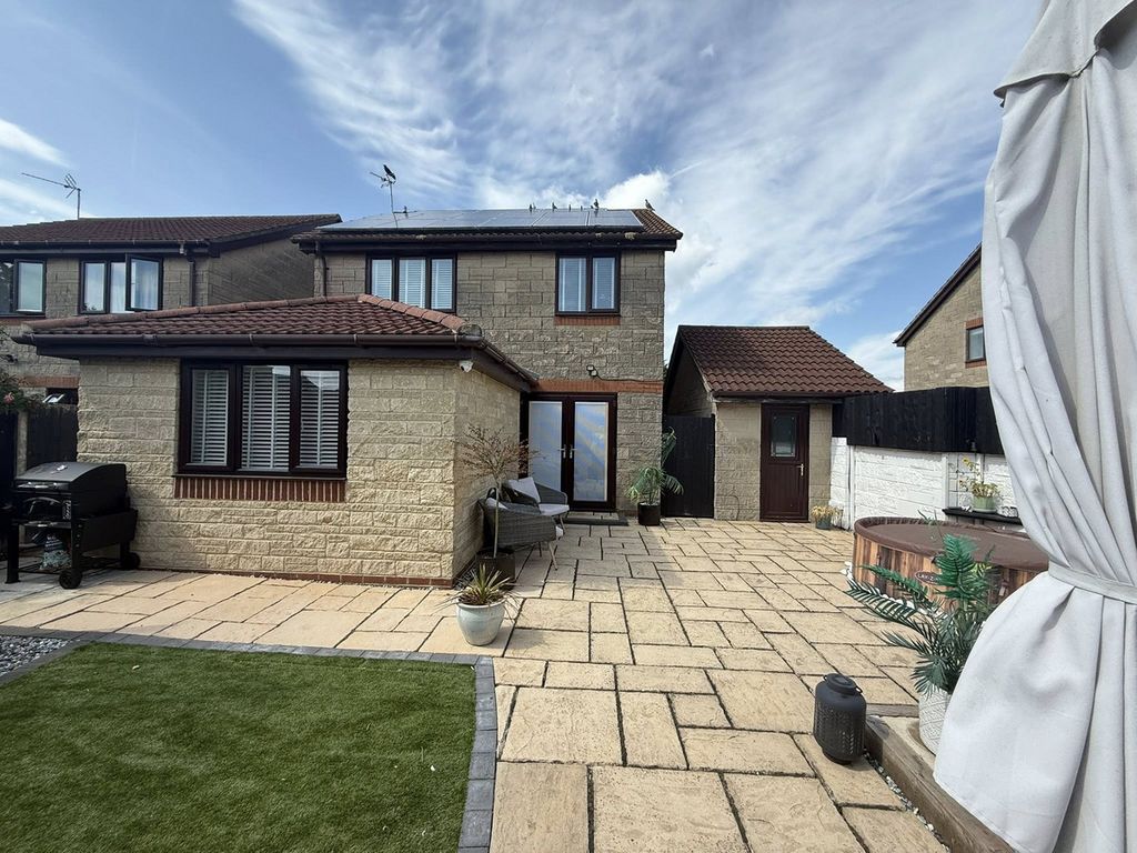 Property photo 2 of 25