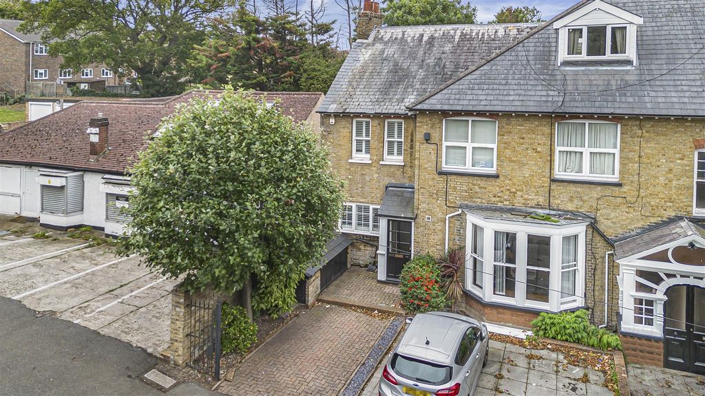 Property photo 2 of 15 4_63428.Jpg