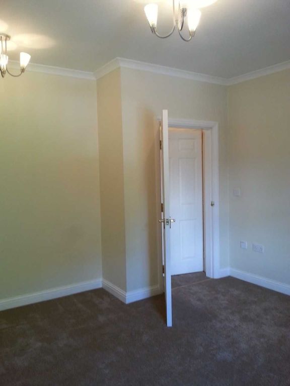 Property photo 3 of 14 Photograph 4