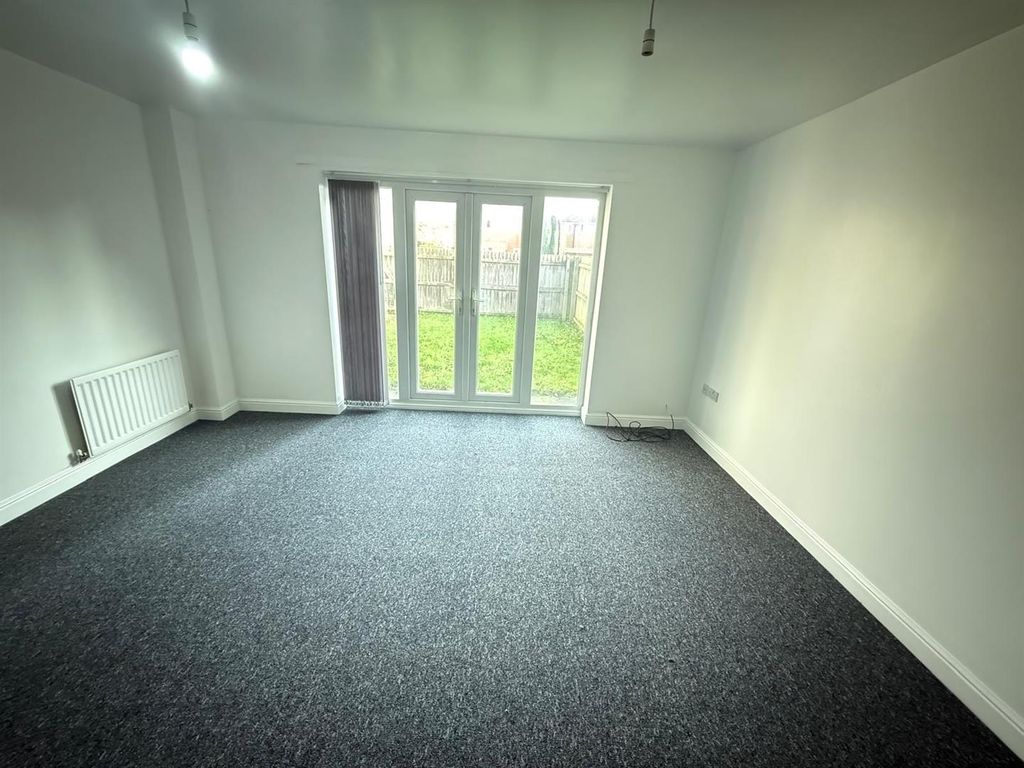 Property photo 3 of 21 Img-20251106-Wa0022.Jpg