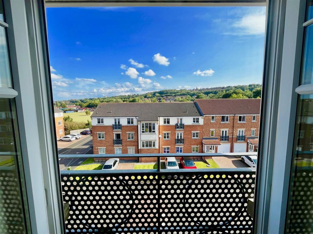 Property photo 2 of 9 External