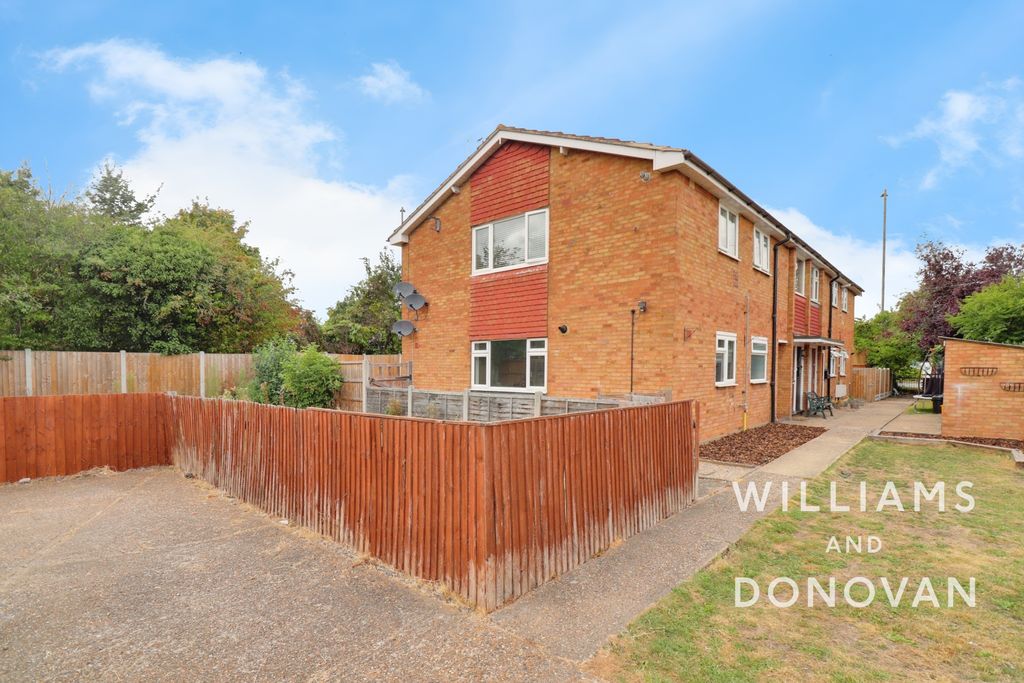 Property photo 1 of 10 Watermark