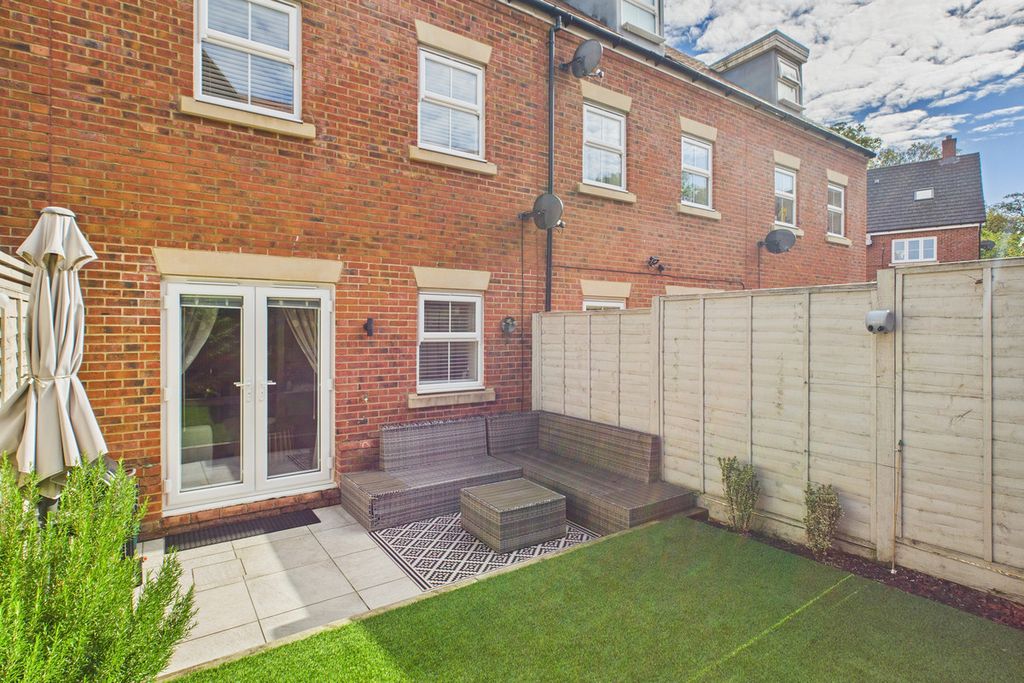 Property photo 3 of 28