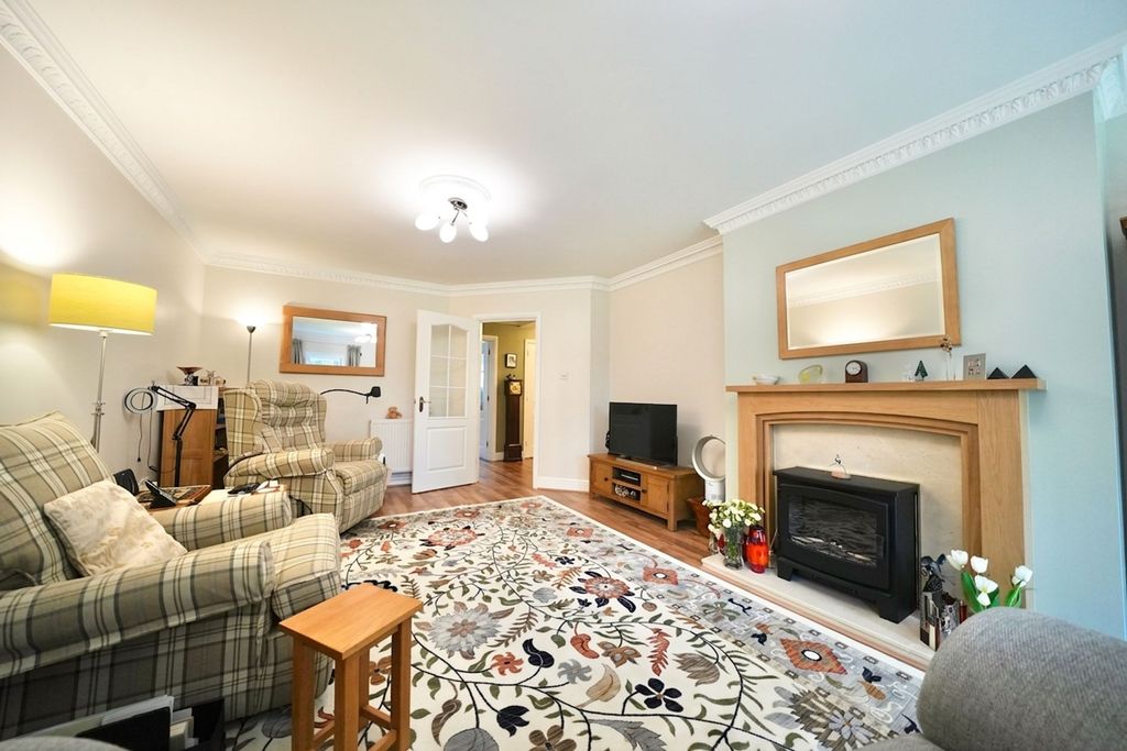 Additional image 4 of 2 bed flat for saleSutherland Court Gardens, Cromer NR27