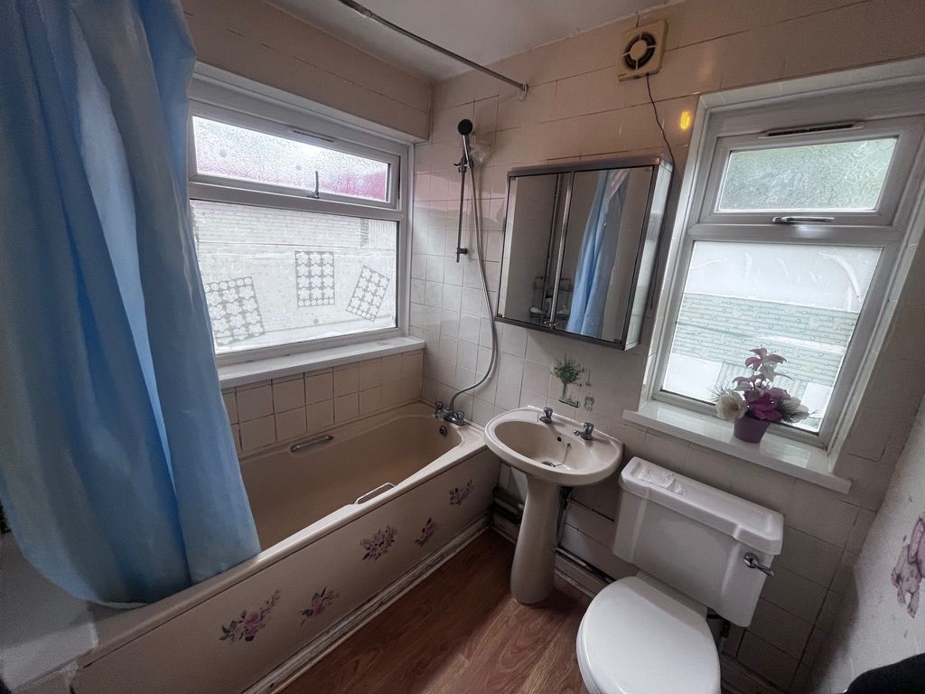 Property photo 2 of 6 Image