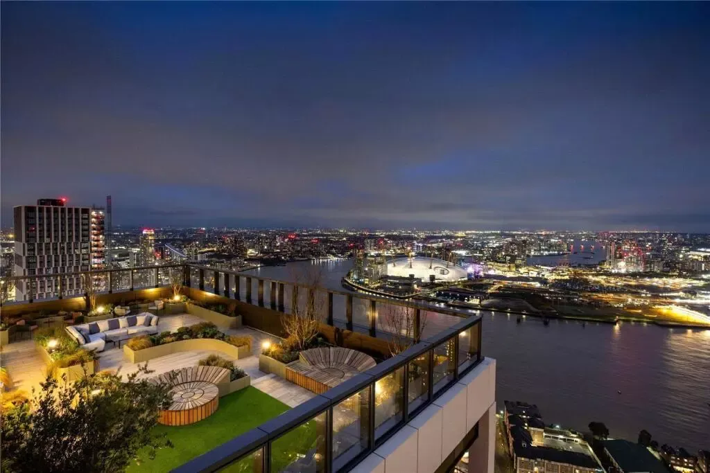 Property photo 2 of 20