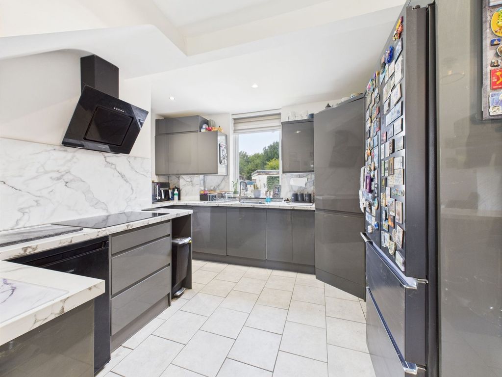 Property photo 2 of 13 Kitchen