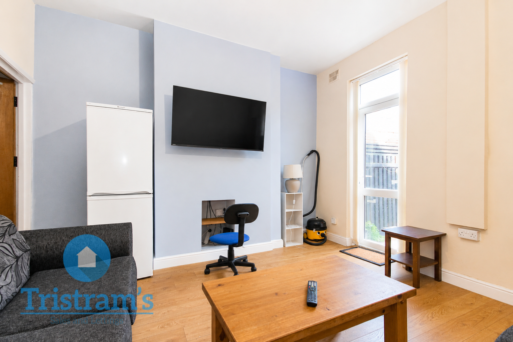 Property photo 1 of 12 d9E46203-A744-4591-A6F2-4c153A839A7c