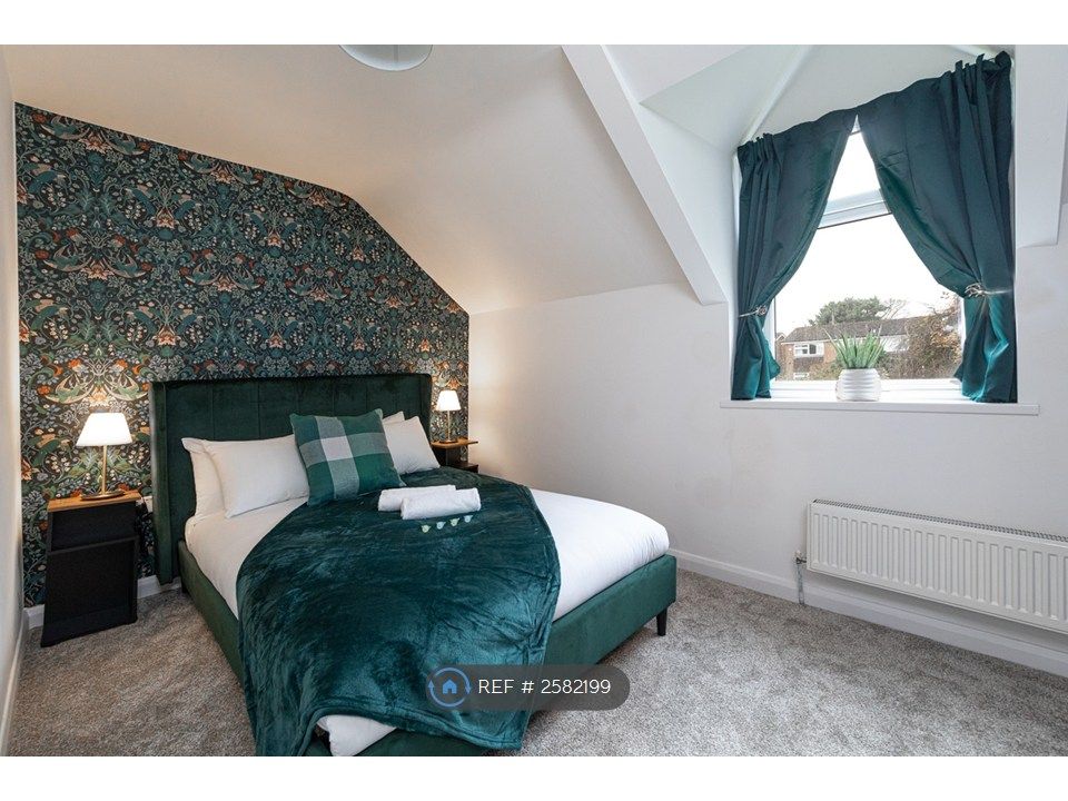 Property photo 1 of 32