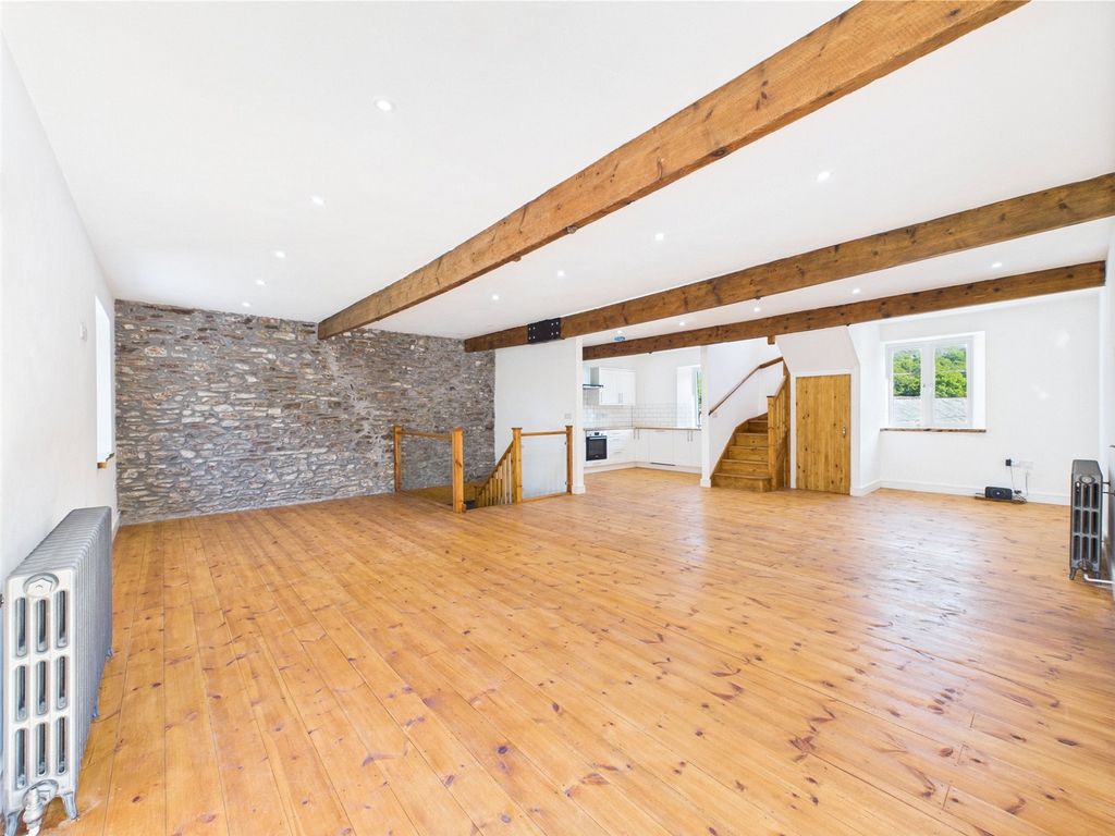 Property photo 3 of 16 Picture No. 04