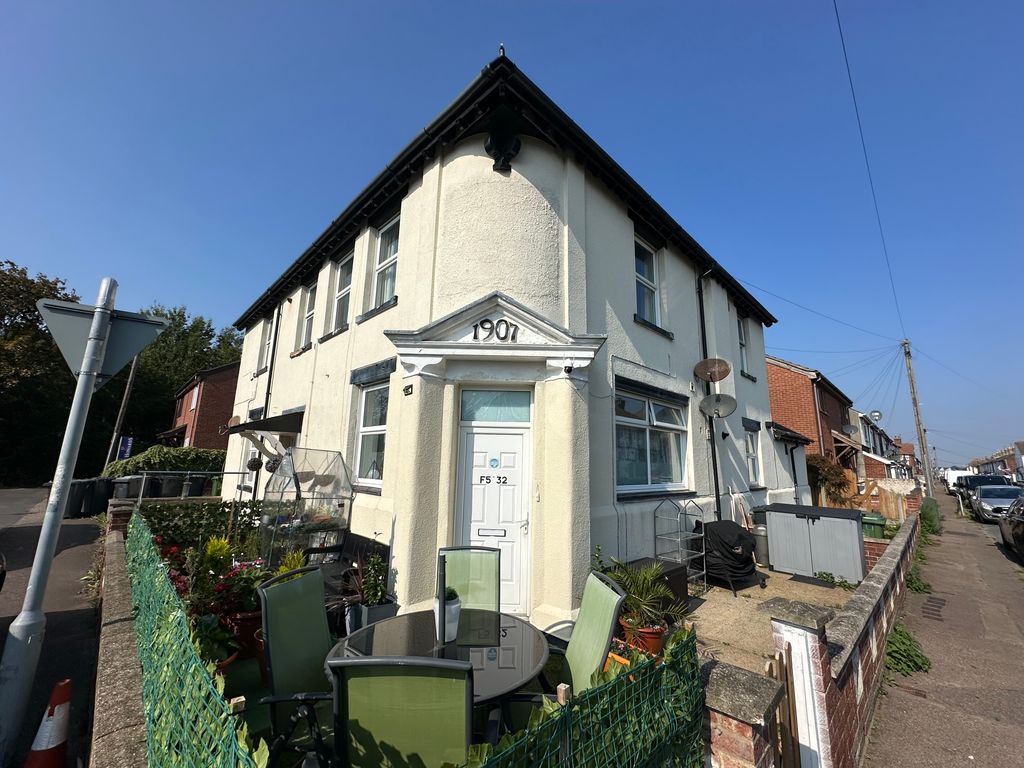 Property photo 1 of 5 Front