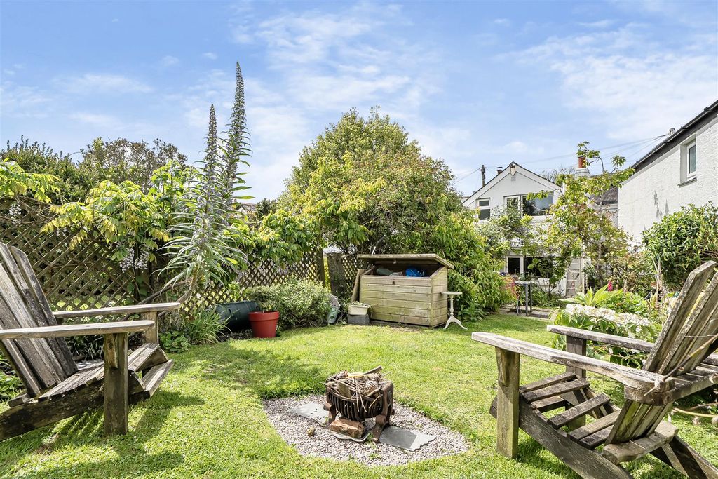 Property photo 3 of 13