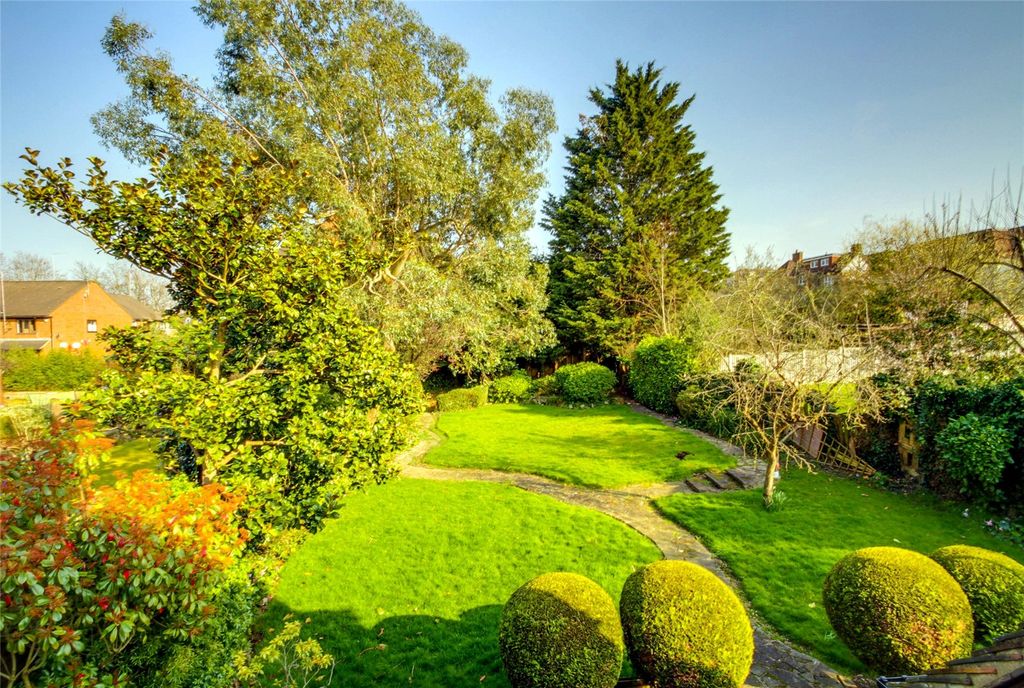 Property photo 2 of 20 Picture No. 28