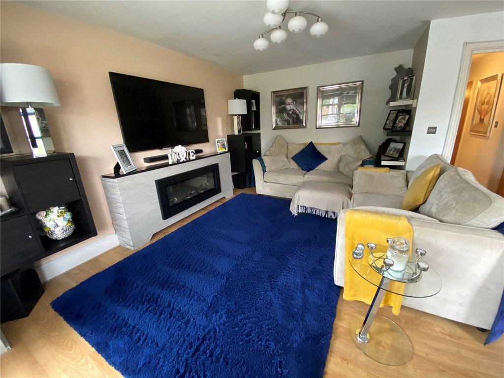 Property photo 3 of 17 Picture No. 09