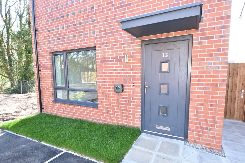 Property photo 2 of 16