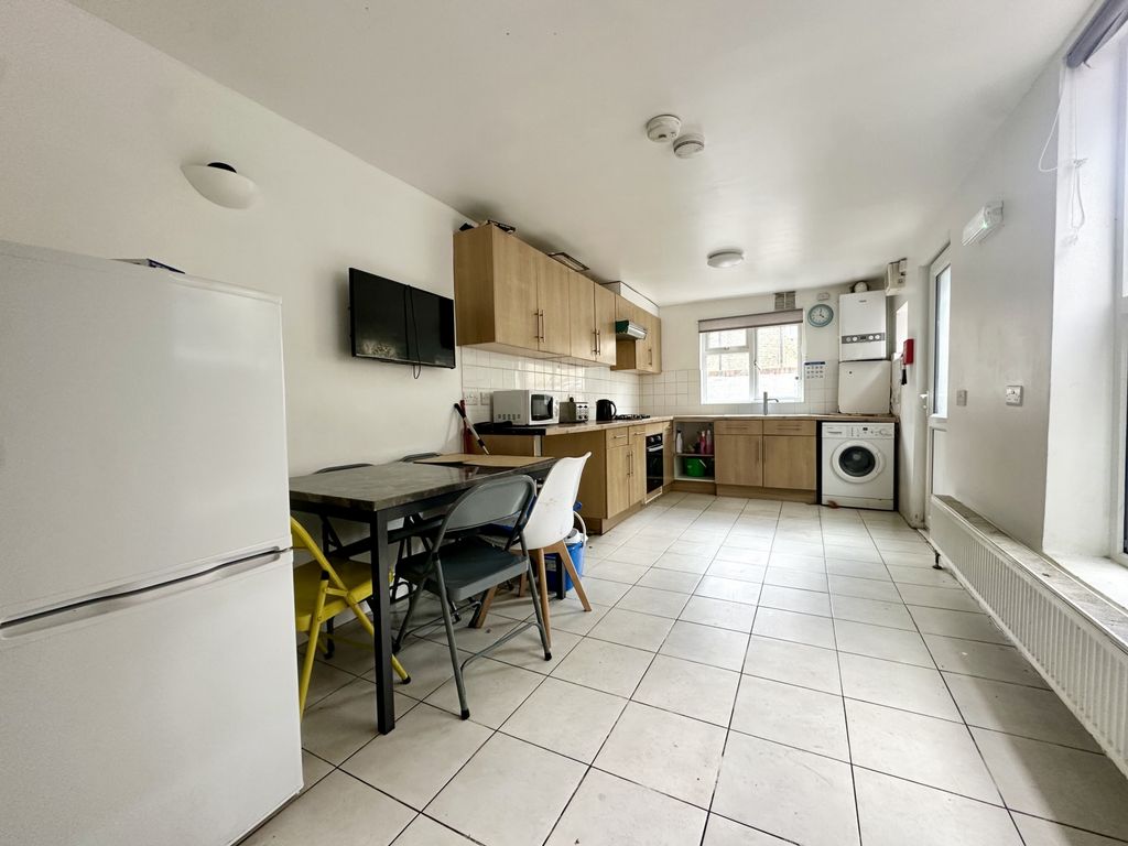 Property photo 3 of 14 Photo 13