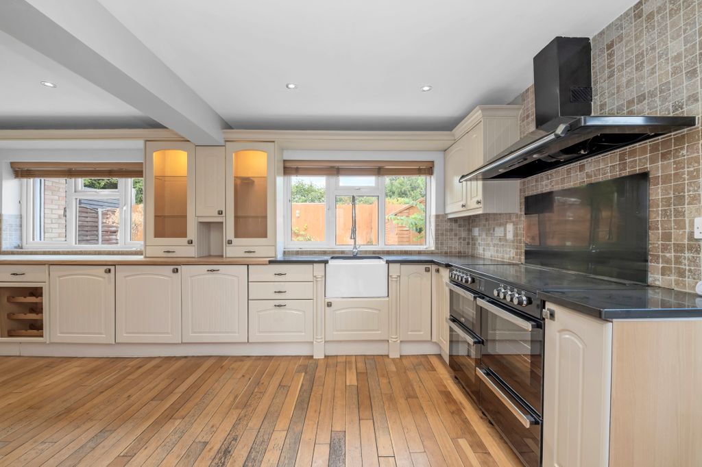 Property photo 3 of 18 Dcp_2941