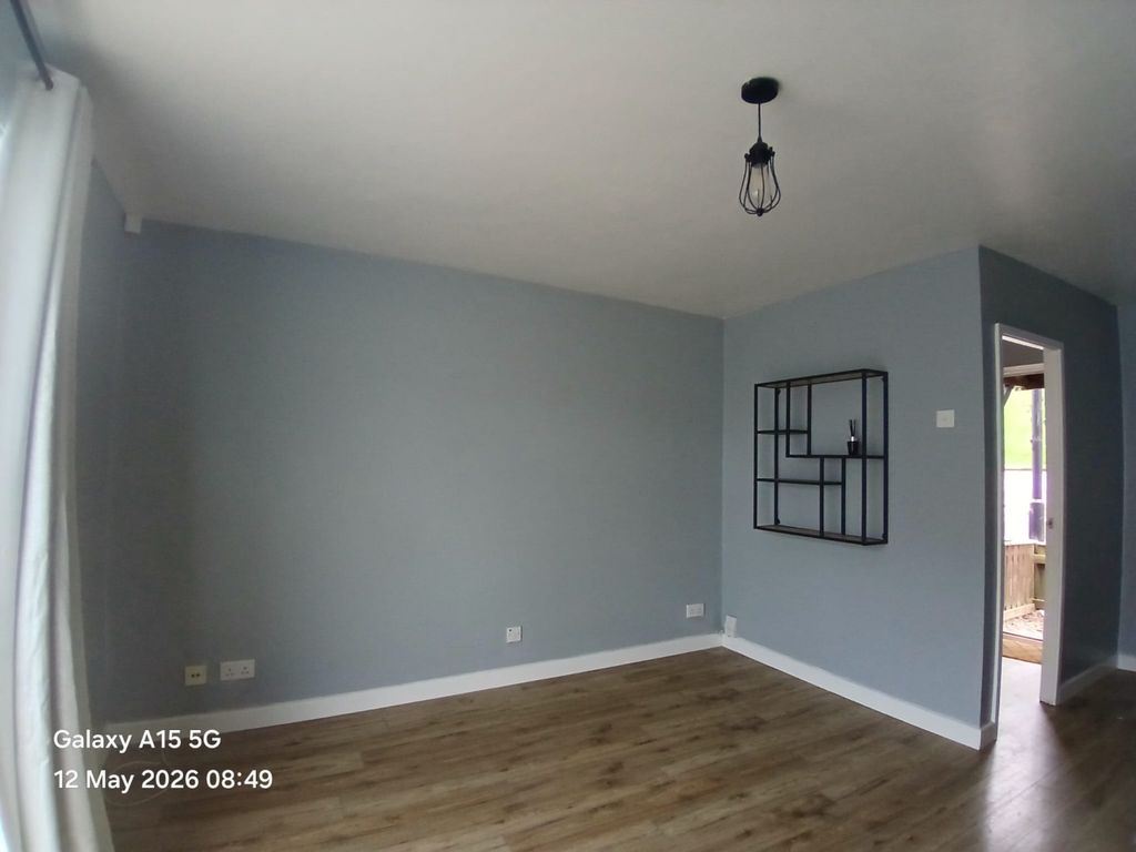 Property photo 3 of 10 27 Hart Lane 12.05 (7)