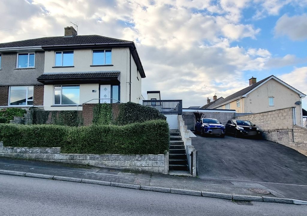 Property photo 1 of 34