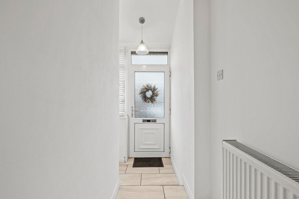 Property photo 3 of 29