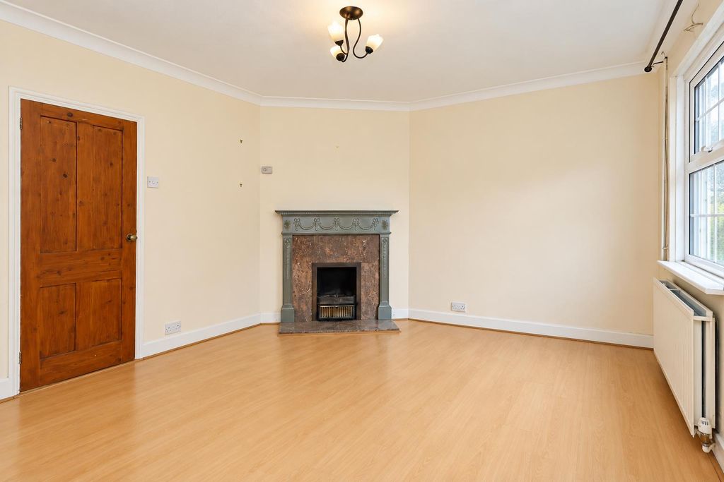 Property photo 2 of 12 Lr.Png