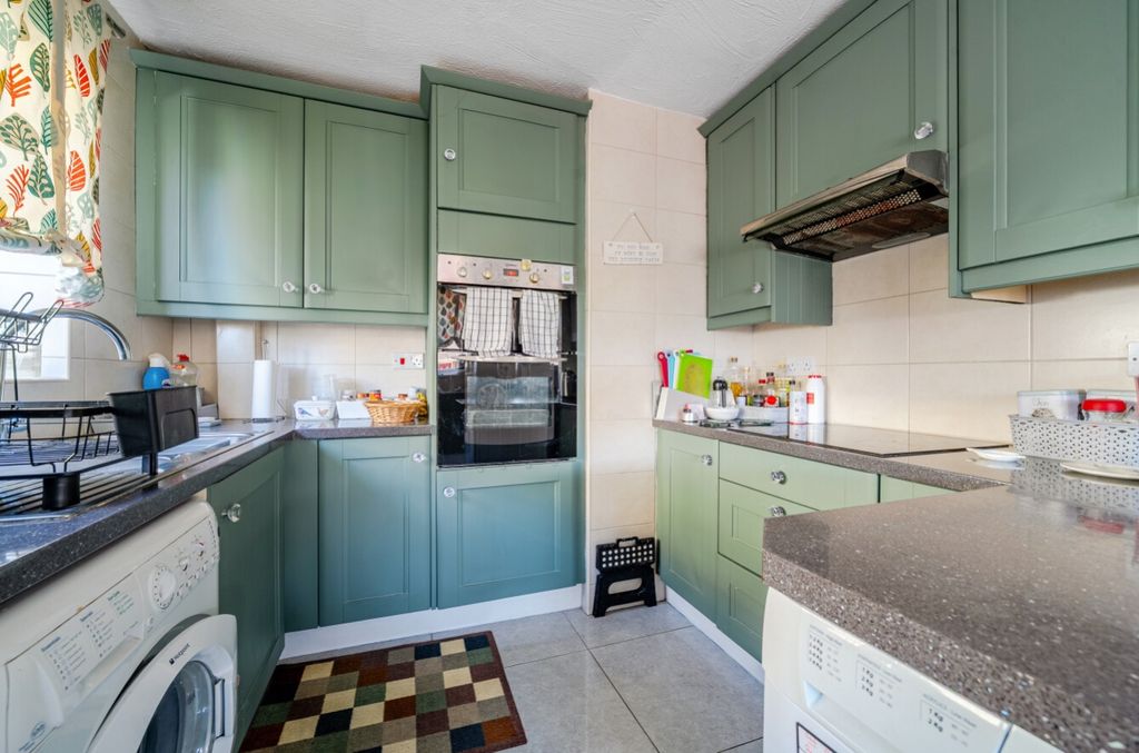 Property photo 2 of 21 13-6A79Ae51Bb542-1503819-19Feb47B694c3-013-13