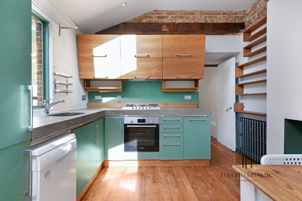 Property photo 3 of 23