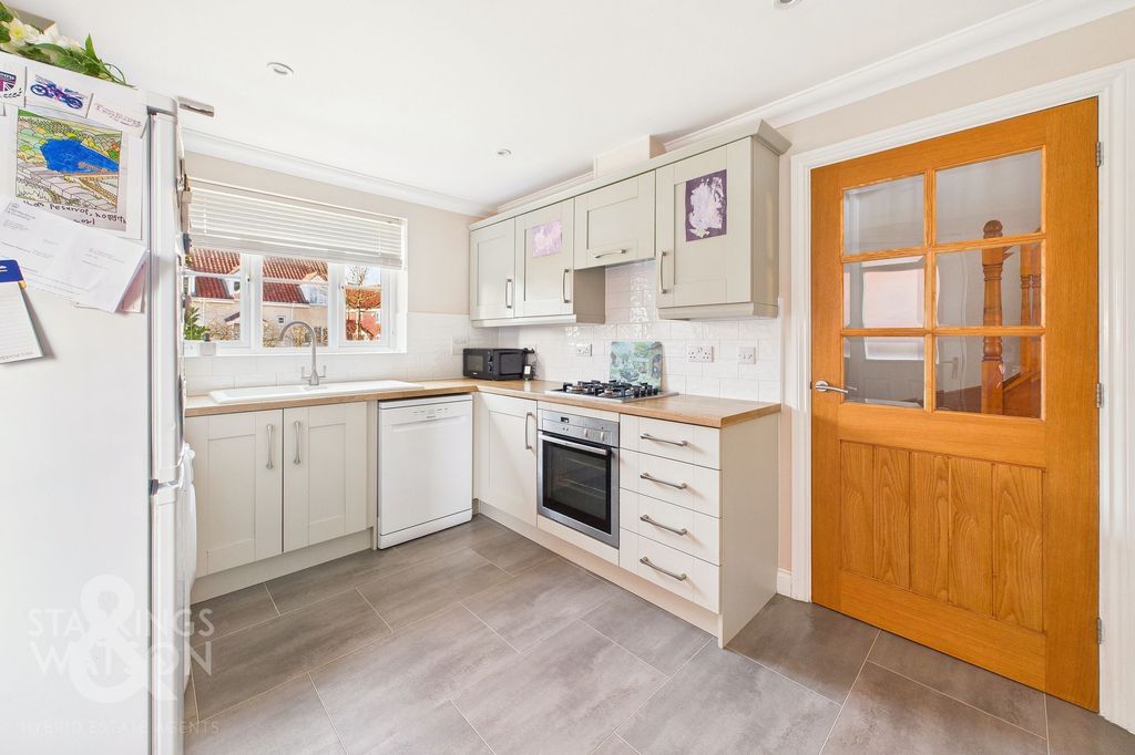 Property photo 3 of 22