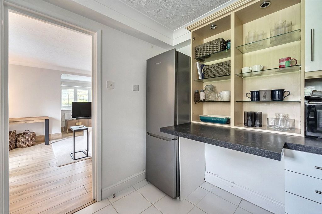 Additional image 6 of 2 bed flat for saleReading Road, Arborfield, Reading, Berkshire RG2