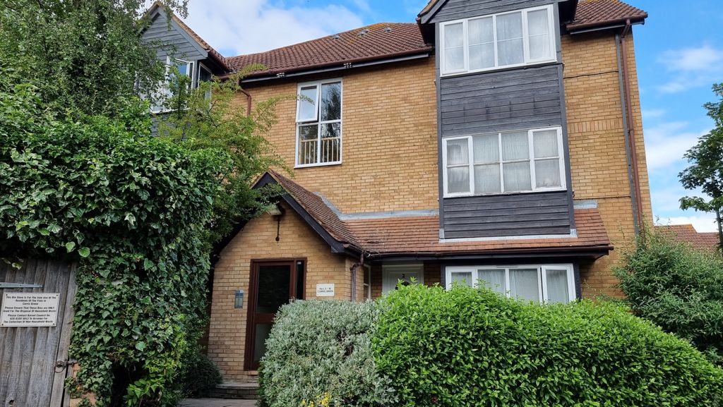 Property photo 1 of 5 Studio Flat To Rent