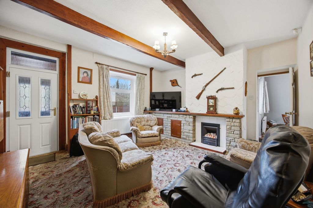 Property photo 2 of 28