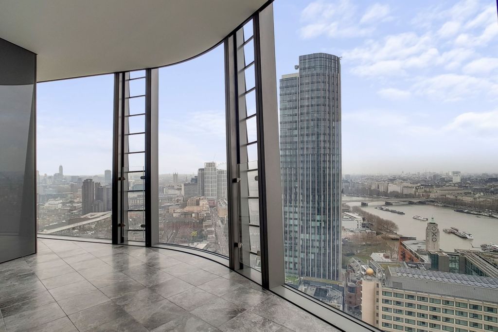 Property photo 3 of 30 8_Sunroom_4