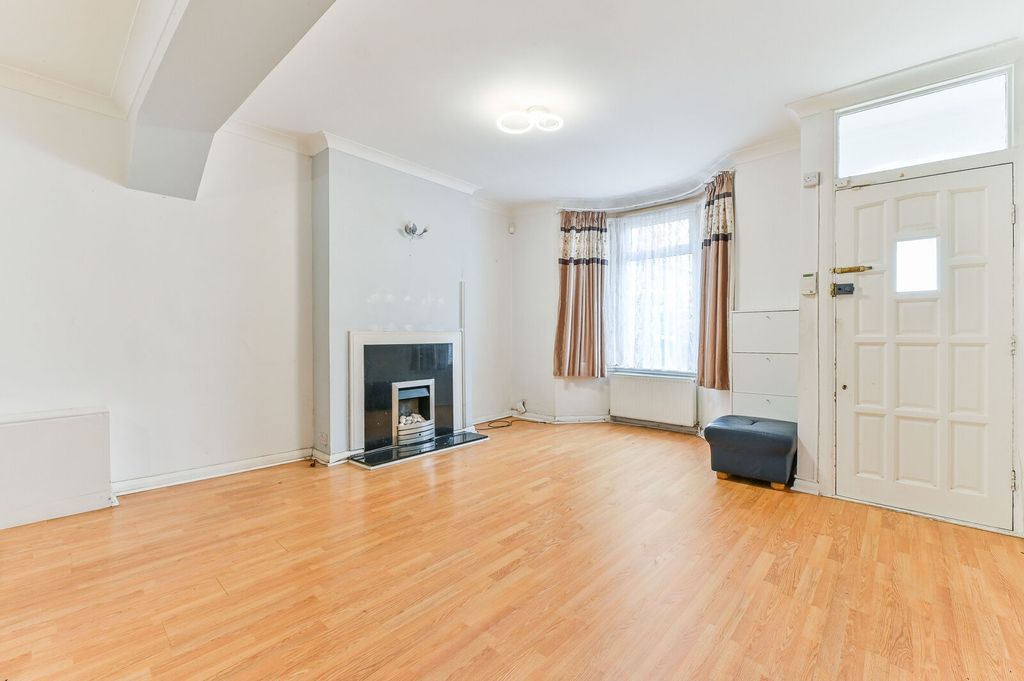 Property photo 2 of 16