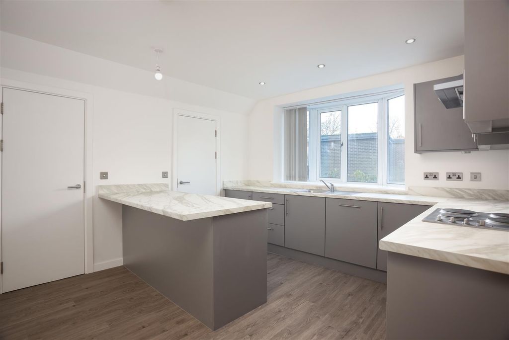 Property photo 3 of 23 00017.Jpg