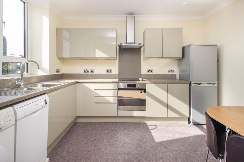 Property photo 3 of 10 Photo 5