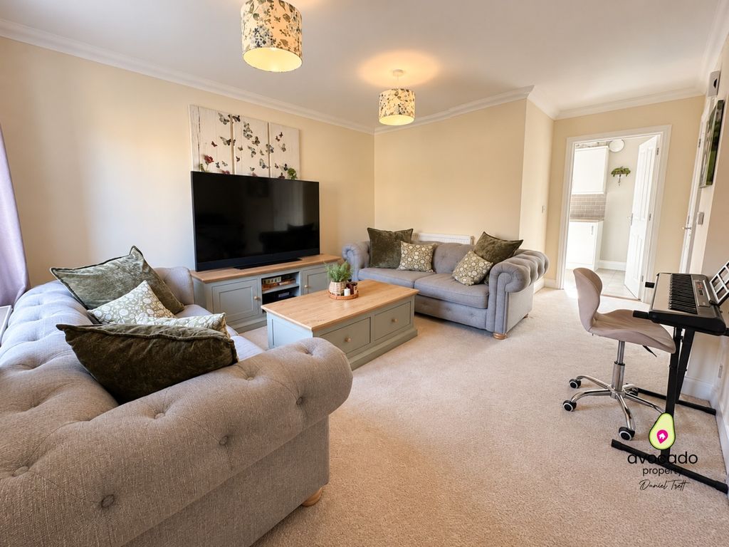 Property photo 2 of 16 5604593