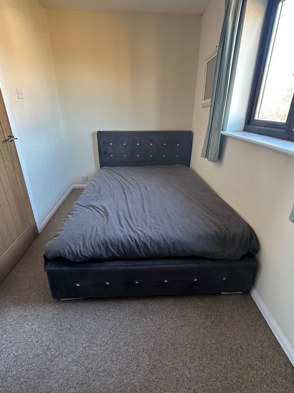Property photo 1 of 2