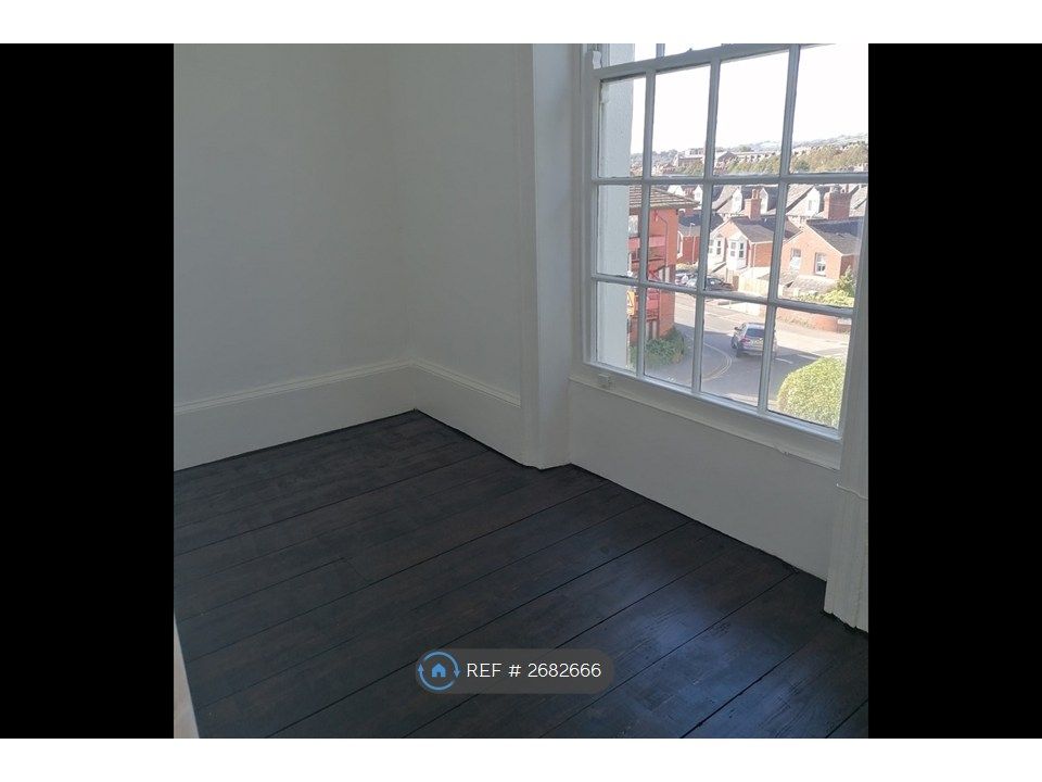 Property photo 2 of 4 Bedroom