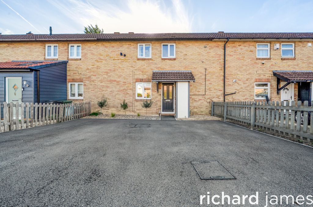 Property photo 1 of 12 61c8A9c3E6134Efb9E0741B578F6A06F