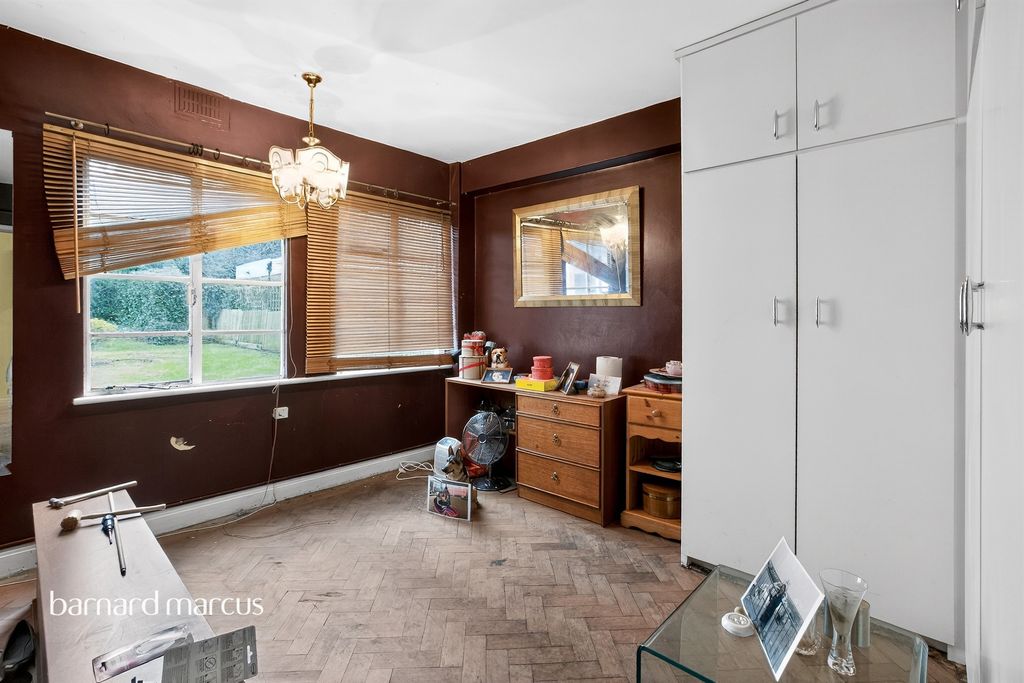 Property photo 2 of 11