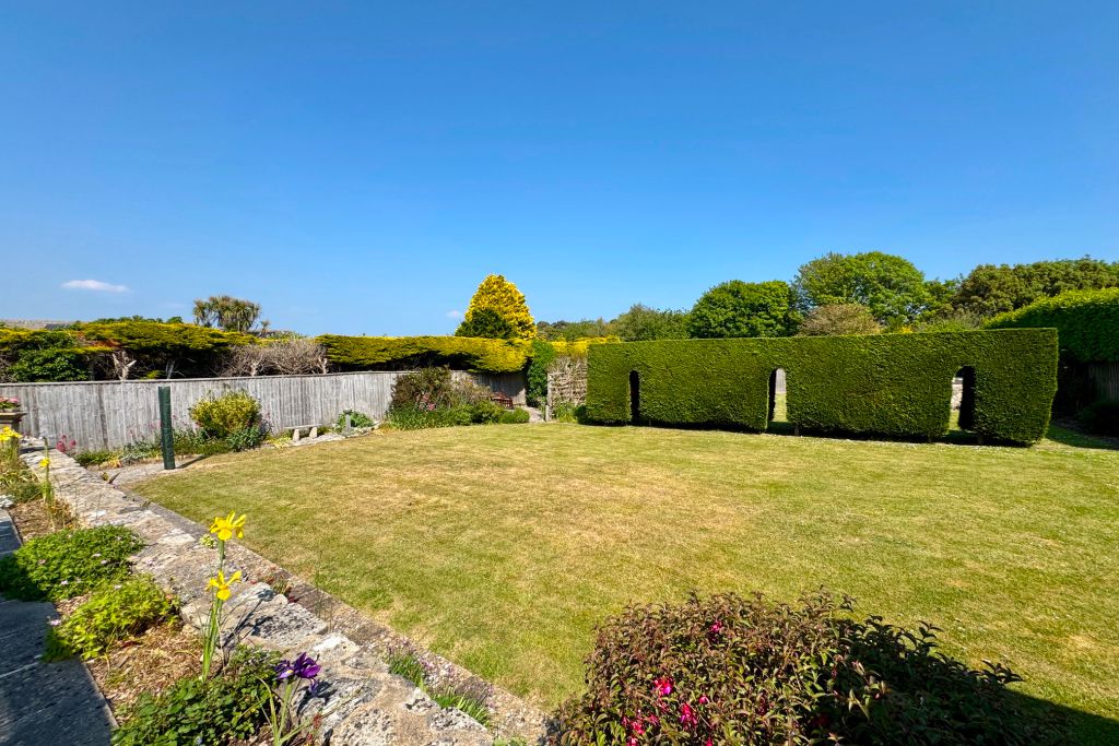 Property photo 2 of 16