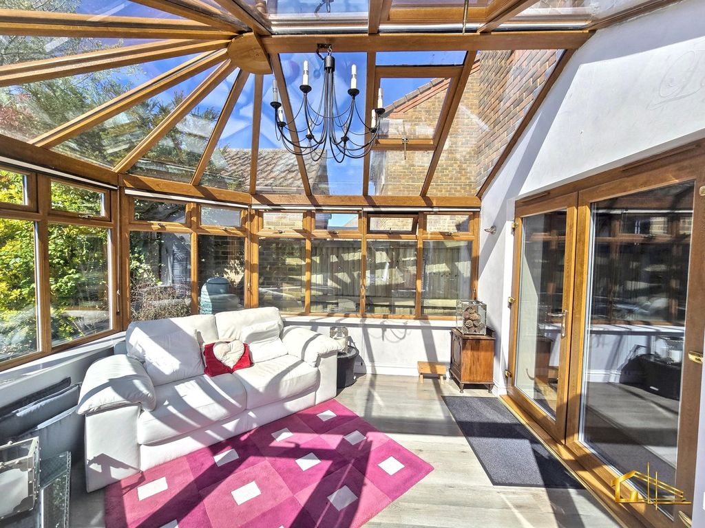 Property photo 3 of 24