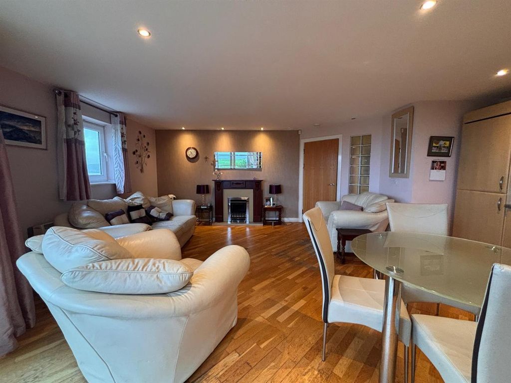 Additional image 6 of 2 bed flat for salePentre Doc Y Gogledd, Llanelli SA15