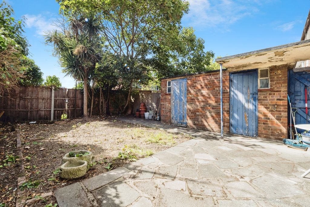 Property photo 3 of 17 Photo