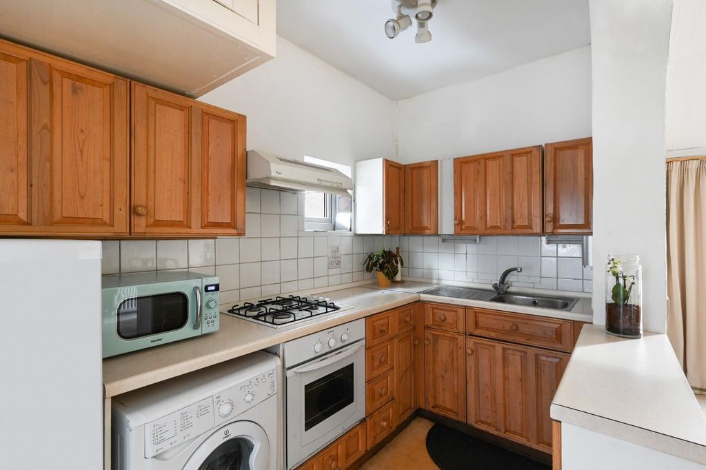 Property photo 2 of 14 Diceland Road