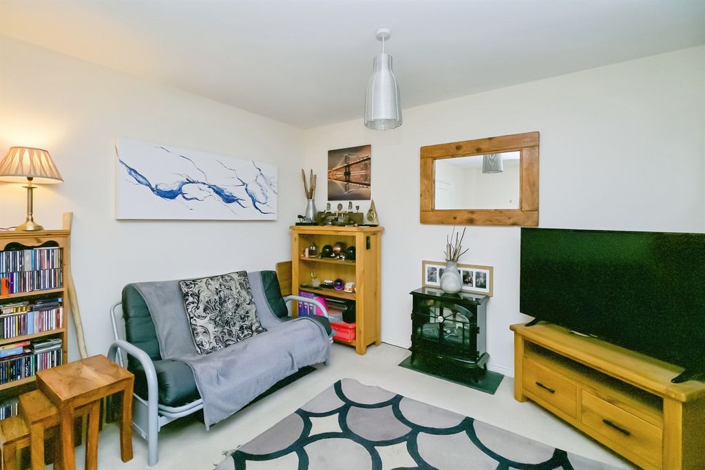 Property photo 2 of 19