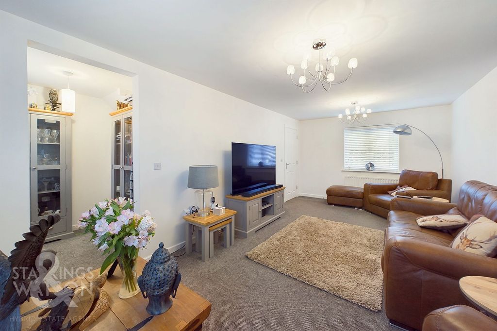 Property photo 2 of 31