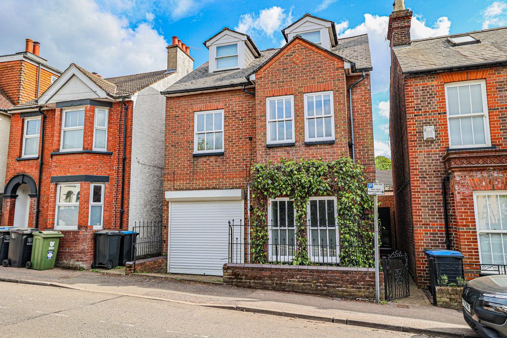 Property photo 1 of 17 980A4567