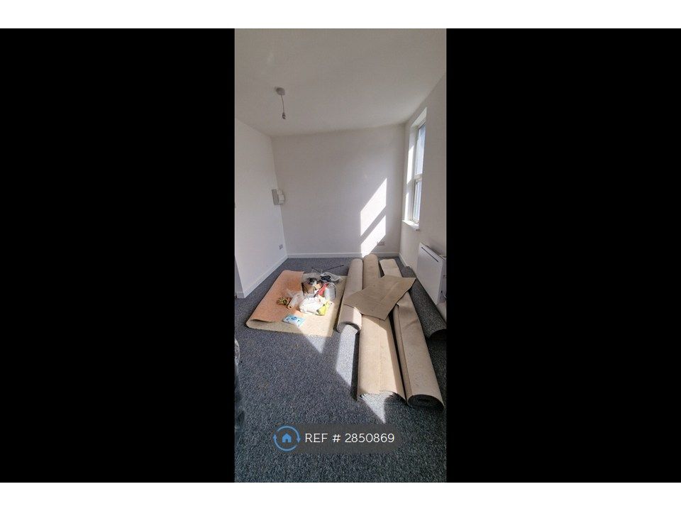Property photo 1 of 9 First Floor Room 3