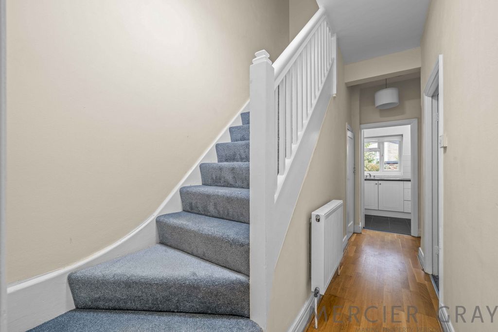 Property photo 3 of 16 Photo 8